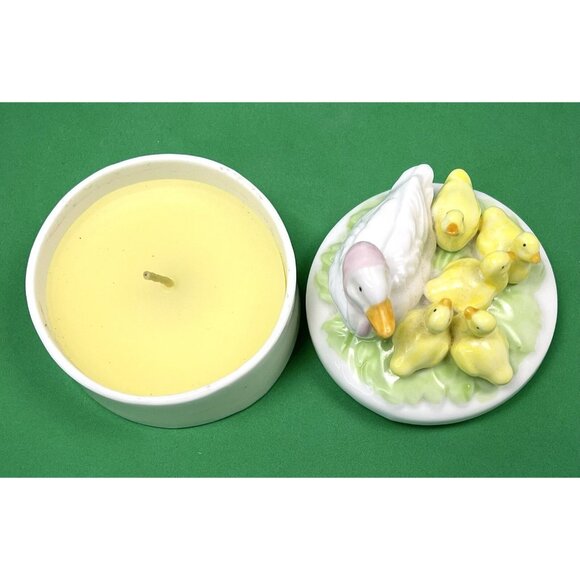 VTG MEICO Mother Duck & Ducklings Porcelain Hand Painted Trinket Box Candle EUC - Picture 3 of 5